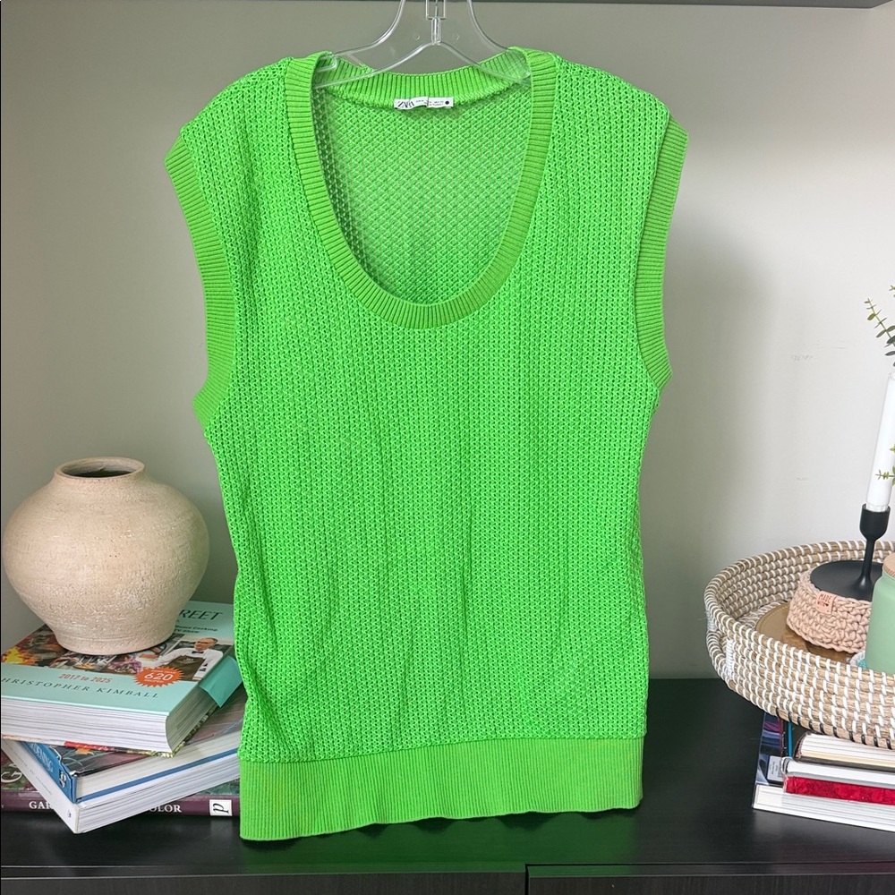 Zara Vibrant Lime Green Knit Tank Top in Size Nedium